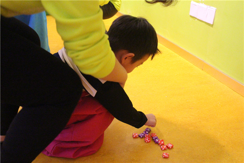 BBunion国际早教厦门外图中心活动花絮:感恩的心,蓝色的爱 BBunion国际早教厦门外图中心活动花絮:感恩的心,蓝色的爱